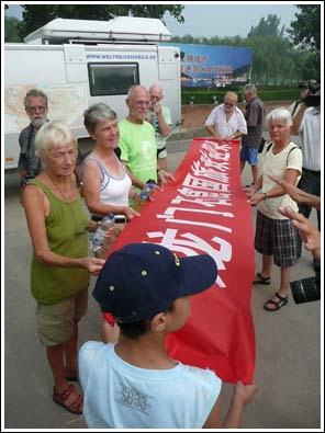 Ontvangst door de locale TV zender in Luoyang